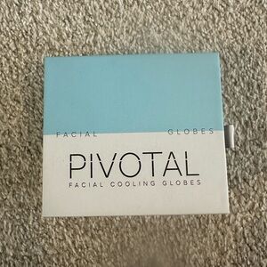 Pivotal Facial Cooling Globes - Light Blue & White Box